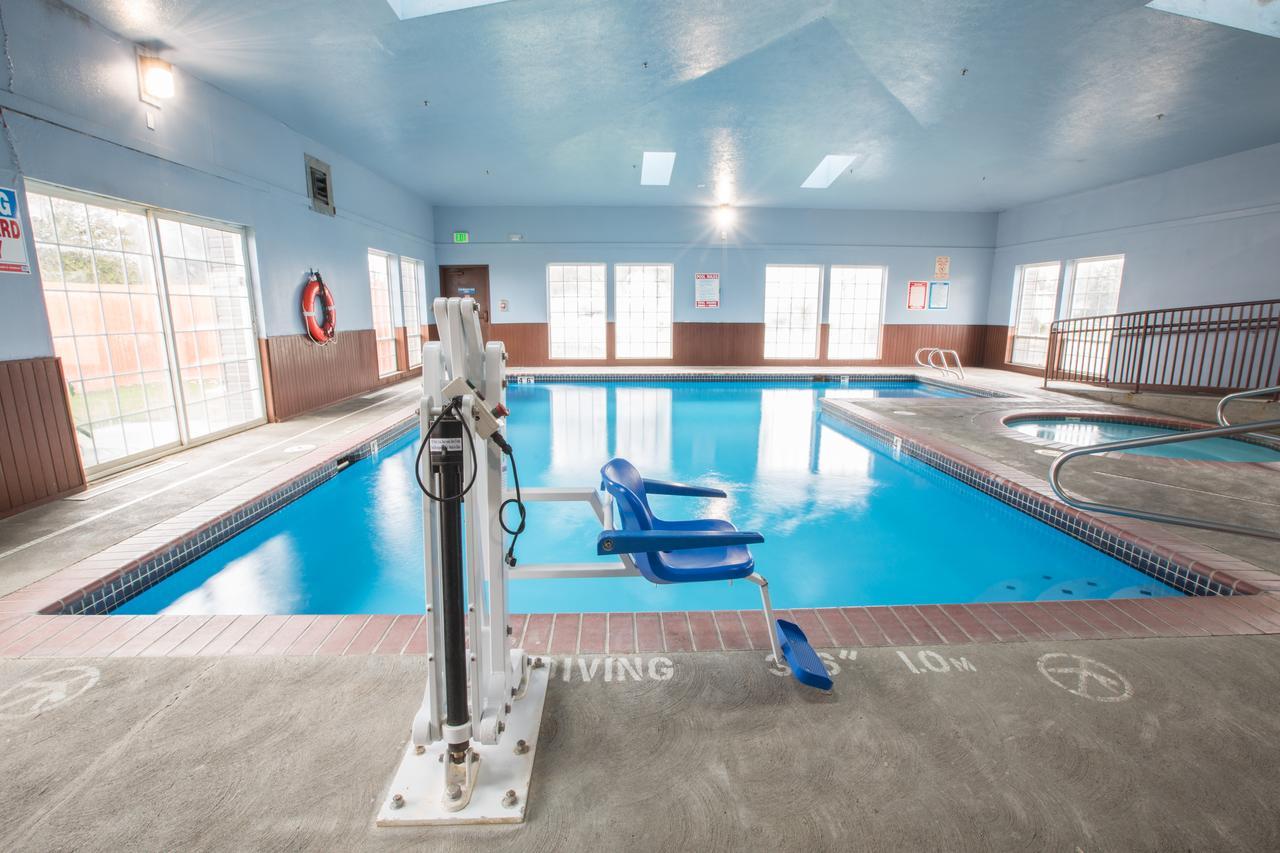 Bridgeway Inn & Suites - Portland Airport グレシャム エクステリア 写真