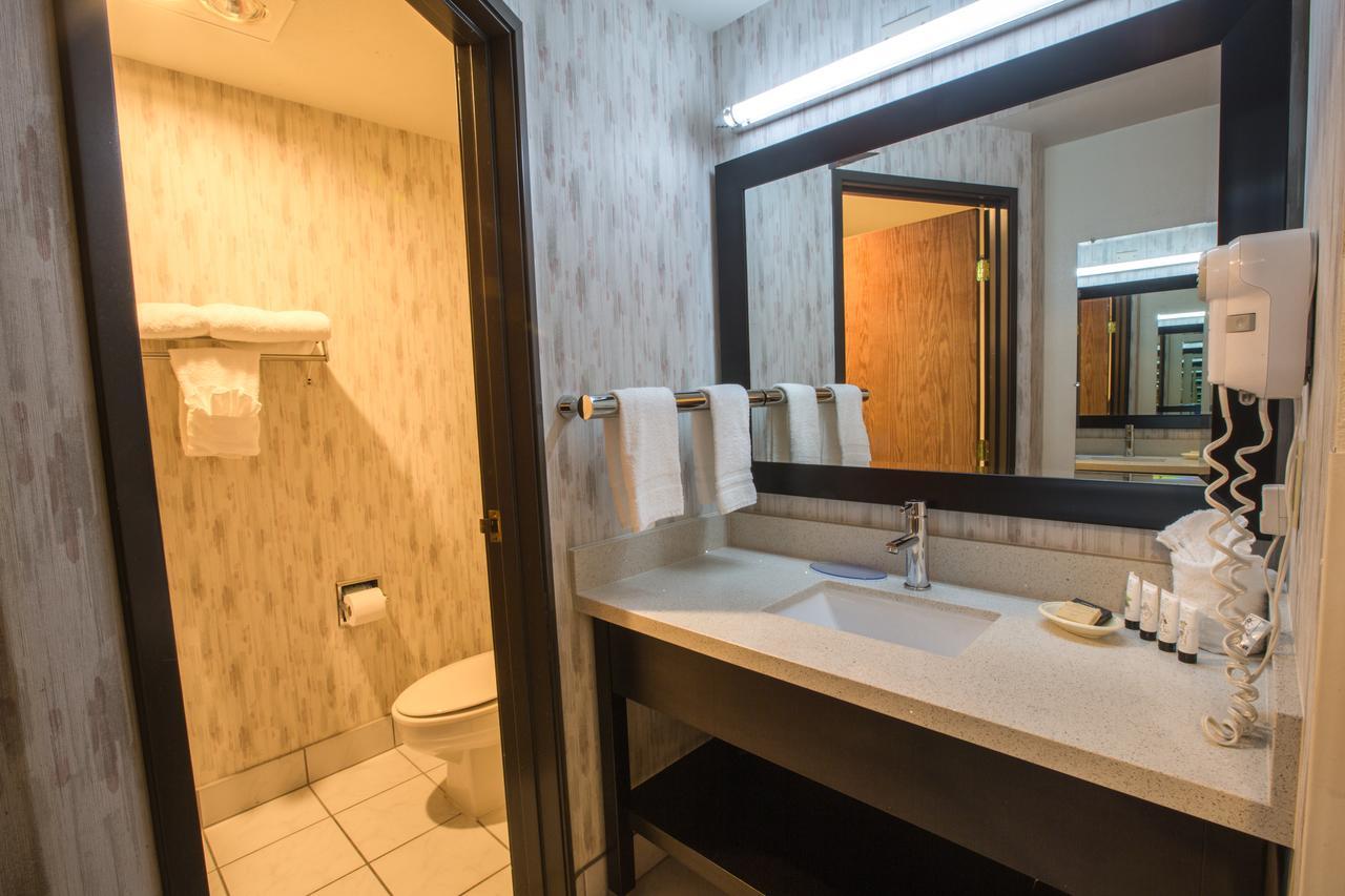 Bridgeway Inn & Suites - Portland Airport グレシャム エクステリア 写真